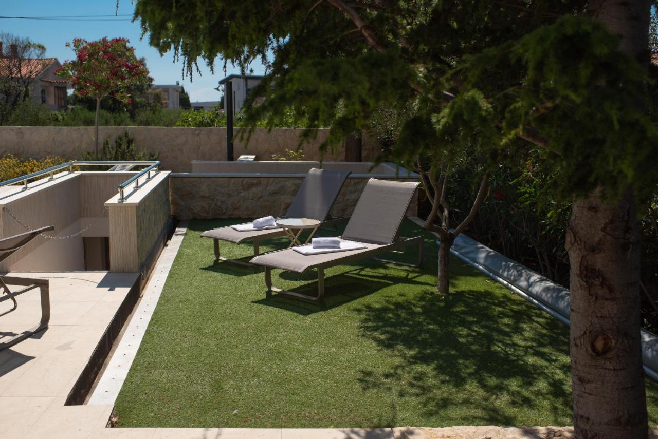 Pool Apartments Galeb Новаля Екстериор снимка