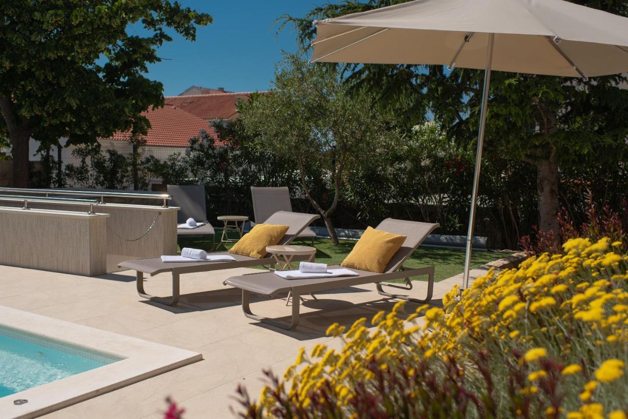 Pool Apartments Galeb Новаля Екстериор снимка