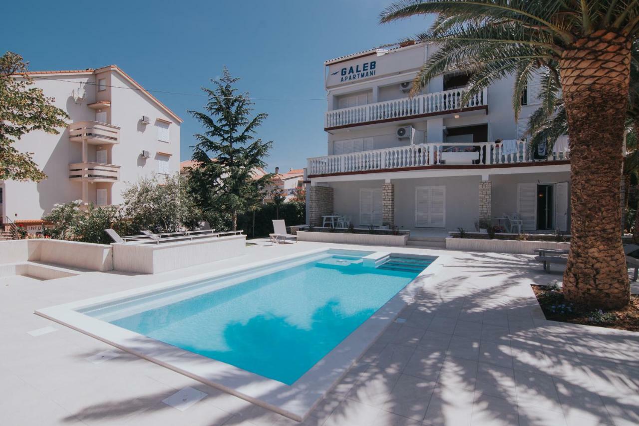 Pool Apartments Galeb Новаля Екстериор снимка